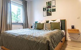Easystayii Krefeld 6P Switch Tv